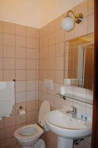 *** Affittacamere Termini Station Rooms Roma Italia
